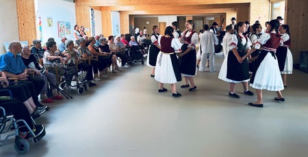 Otroški folkart na Koroškem ko se srečata mladost in modrost (4)